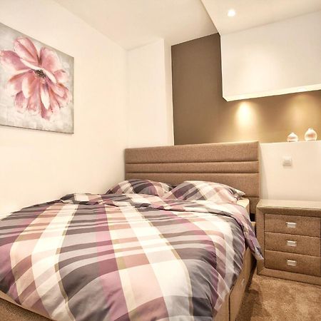 בלגרד Hostgost Selected Suites - Skadarlija Square מראה חיצוני תמונה